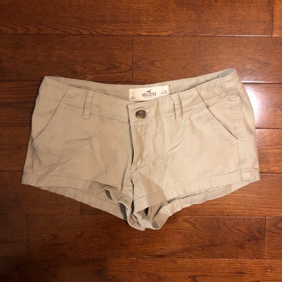 Hollister Khaki Shorts - Picture 1 of 3
